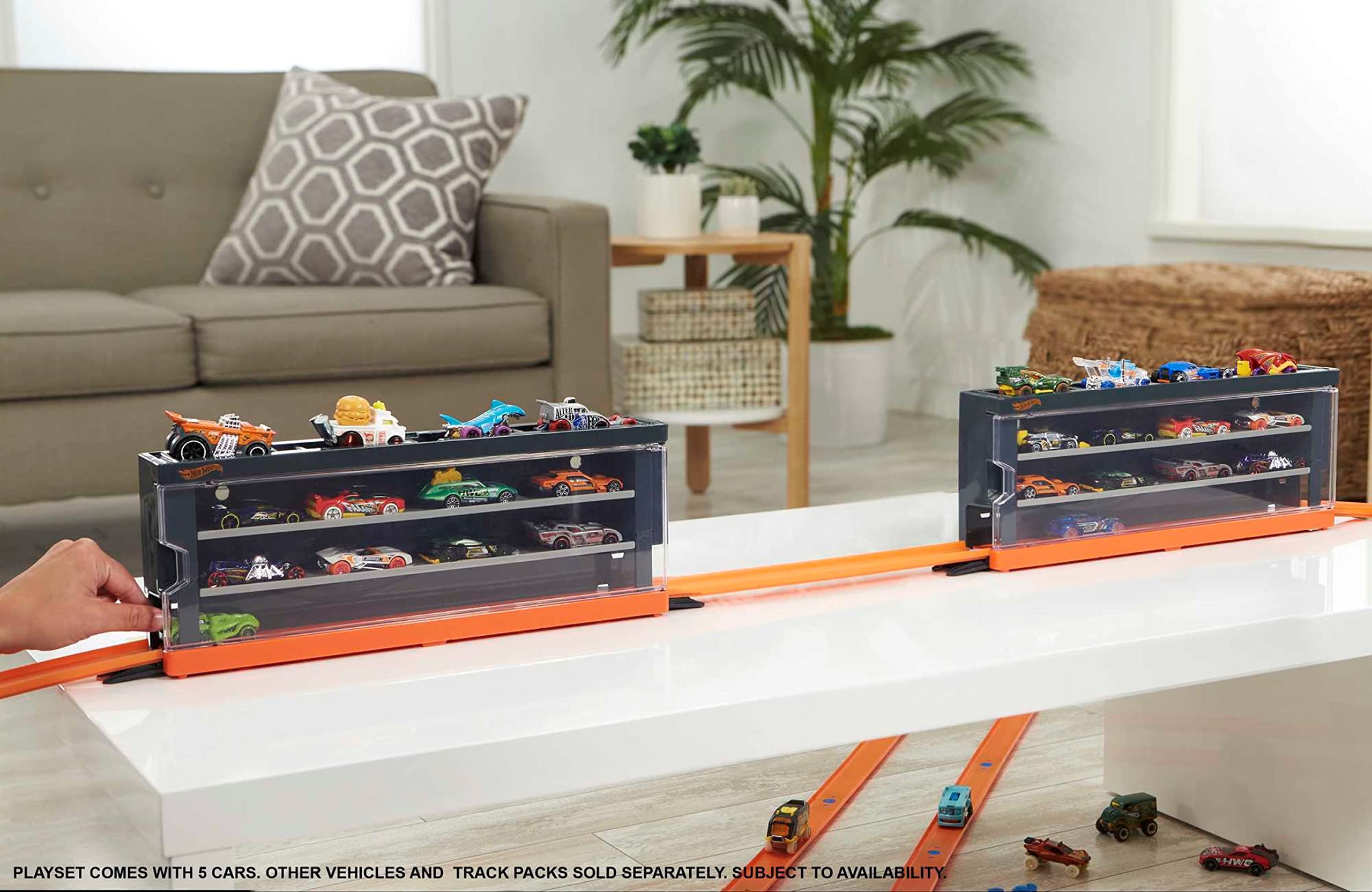 Hot Wheels Toy Cars, Set of 8 1:64 Scale Vehicles & Interactive Display & Storage Case That Holds up to 12, Connects to Track - Image 6